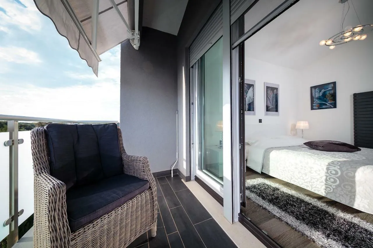 Pietas Julia Penthouse Apartment Pula Croatia