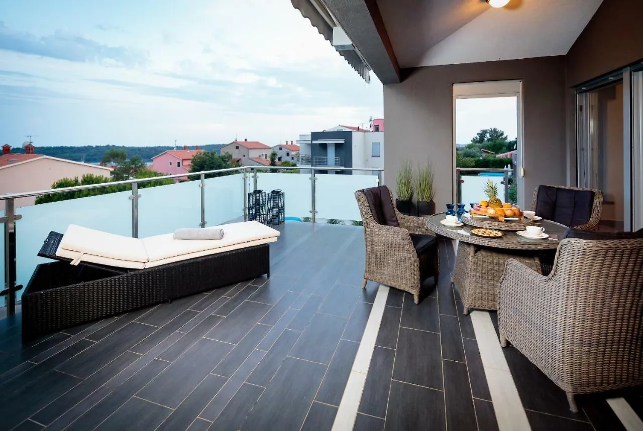Pietas Julia Penthouse Apartment Pula Croatia