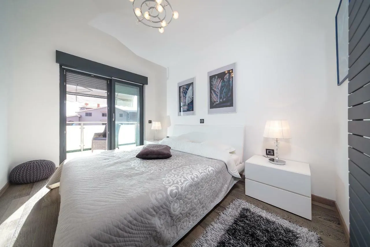 Pietas Julia Penthouse Apartment Pula Croatia