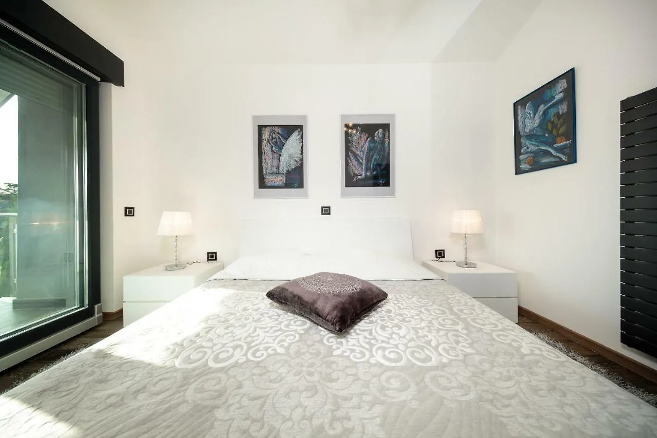 Pietas Julia Penthouse Apartment Pula 0*,