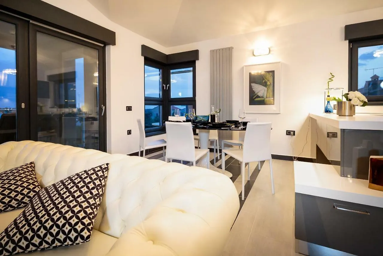 Pietas Julia Penthouse Apartment Pula 0*,