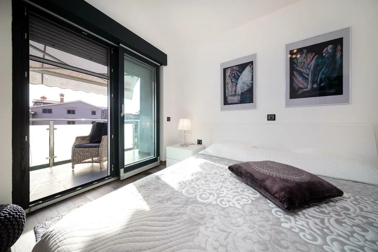 Pietas Julia Penthouse Apartment Pula